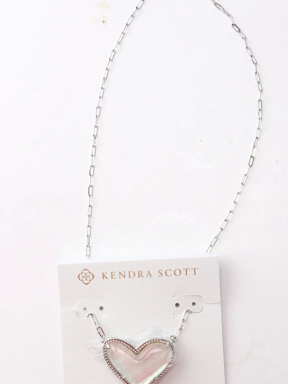 NWOT Kendra Scott Ari Heart Statement Silver Short Pendant Necklace